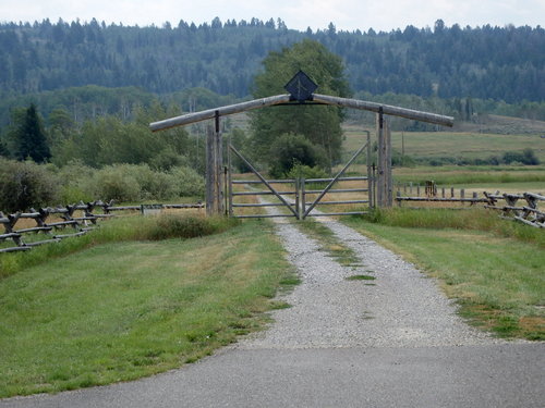 GDMBR: Hatchet Ranch Gateway.
